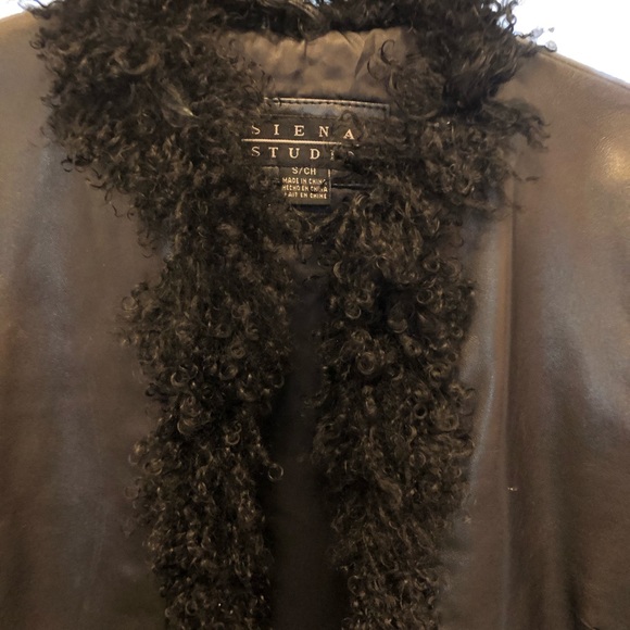 SIENNA STUDIO-BLACK LEATHER & CURLY LAMB JKT - Picture 2 of 3